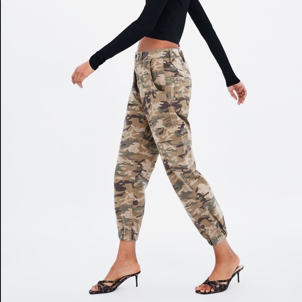 High rise cargo camouflage joggers